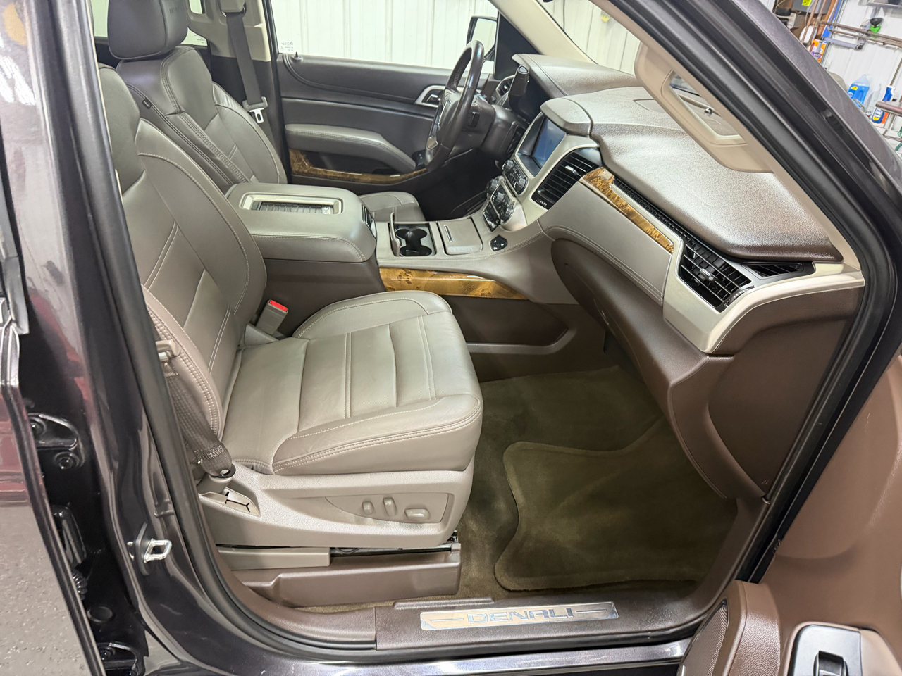 GMC Yukon XL Denali 4WD 2016