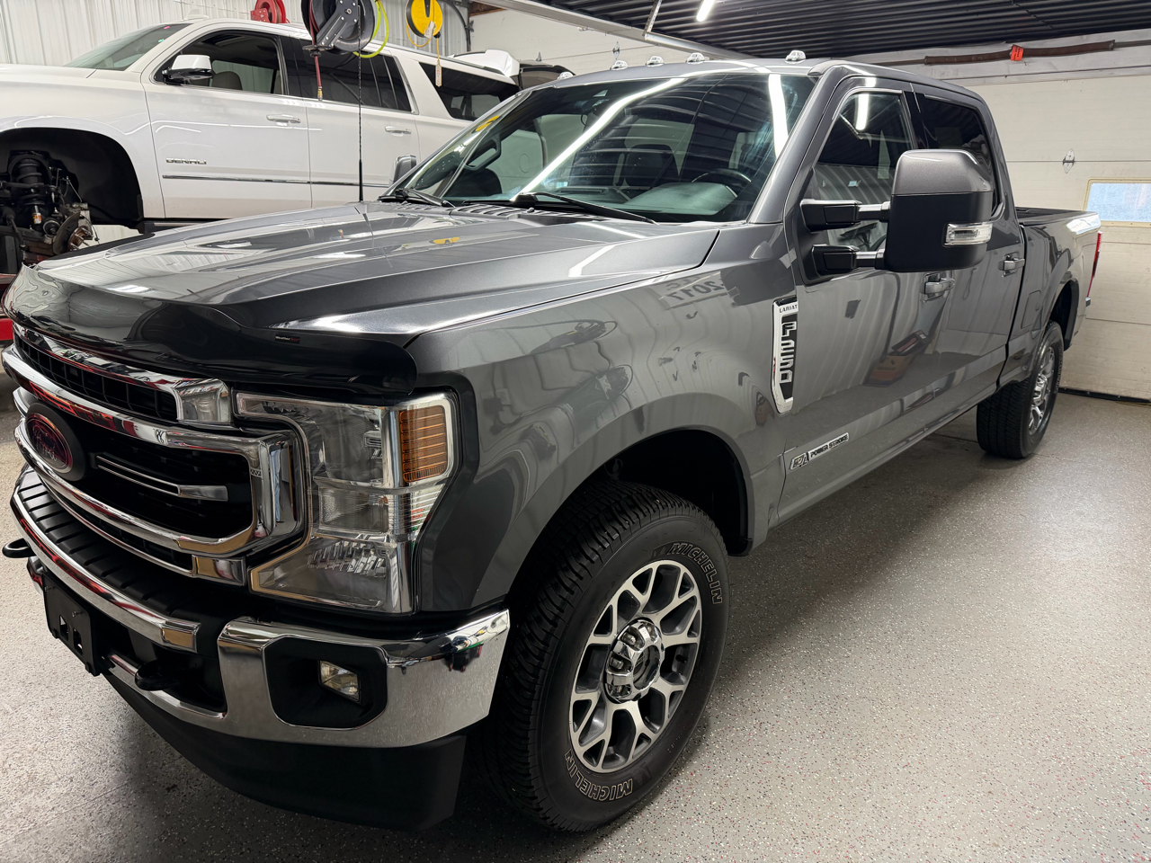 Ford F-250 SD Lariat Crew Cab Short Bed 4WD 2022