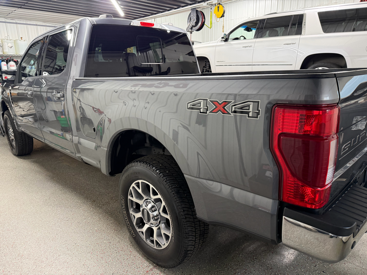 Ford F-250 SD Lariat Crew Cab Short Bed 4WD 2022