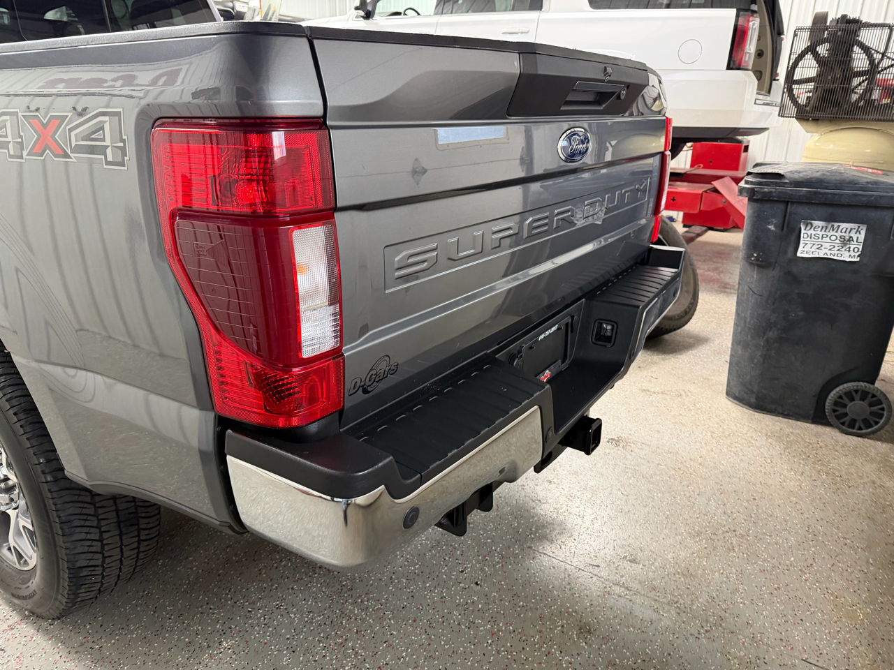 Ford F-250 SD Lariat Crew Cab Short Bed 4WD 2022