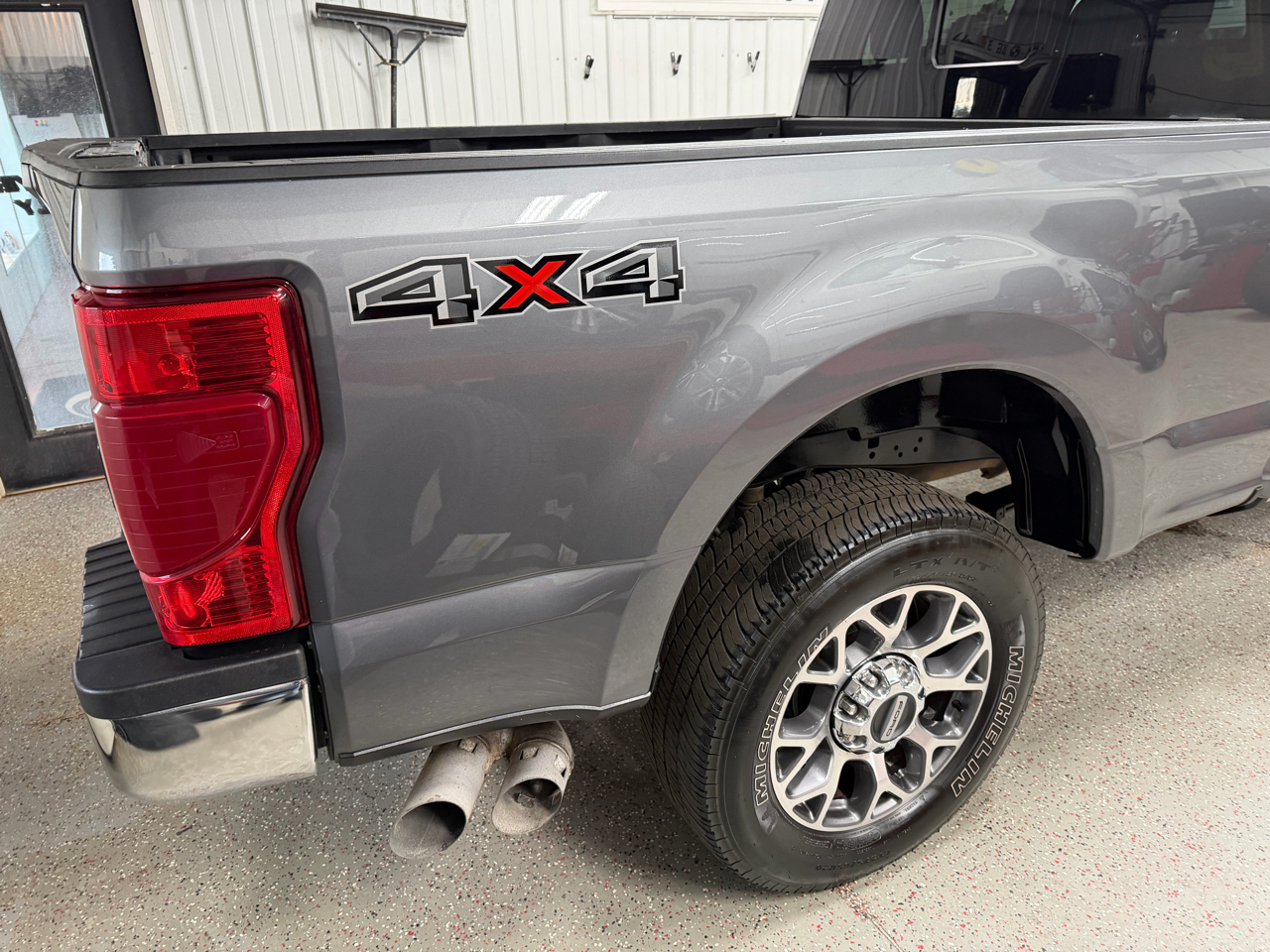 Ford F-250 SD Lariat Crew Cab Short Bed 4WD 2022