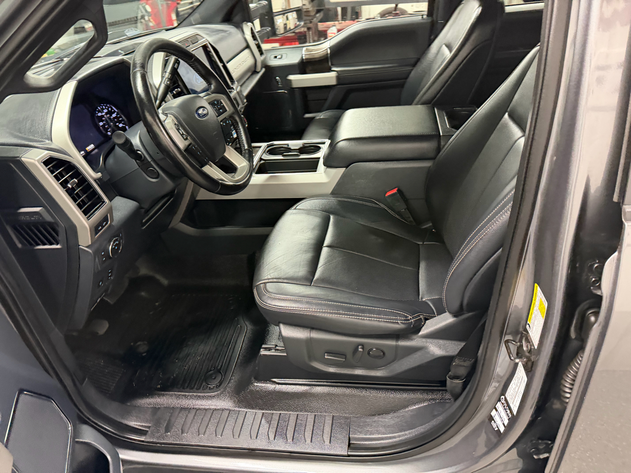 Ford F-250 SD Lariat Crew Cab Short Bed 4WD 2022