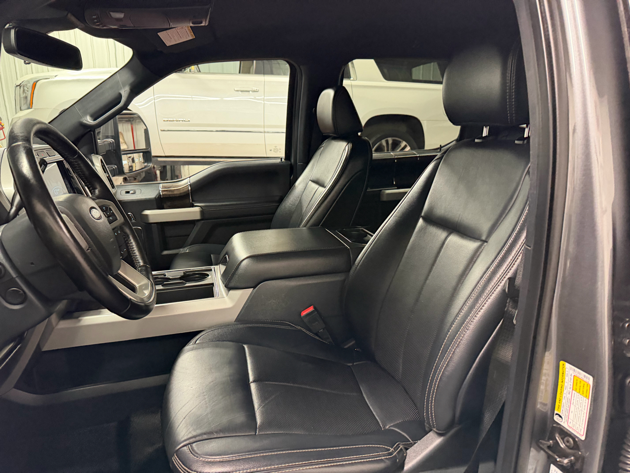 Ford F-250 SD Lariat Crew Cab Short Bed 4WD 2022