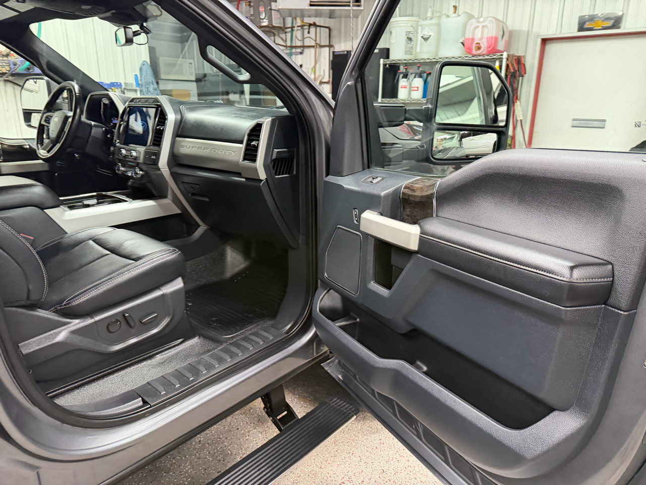 Ford F-250 SD Lariat Crew Cab Short Bed 4WD 2022