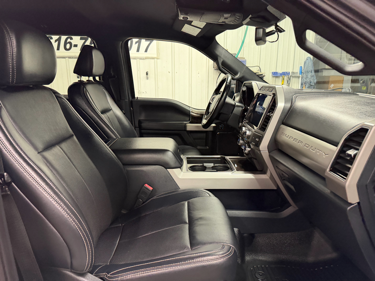 Ford F-250 SD Lariat Crew Cab Short Bed 4WD 2022