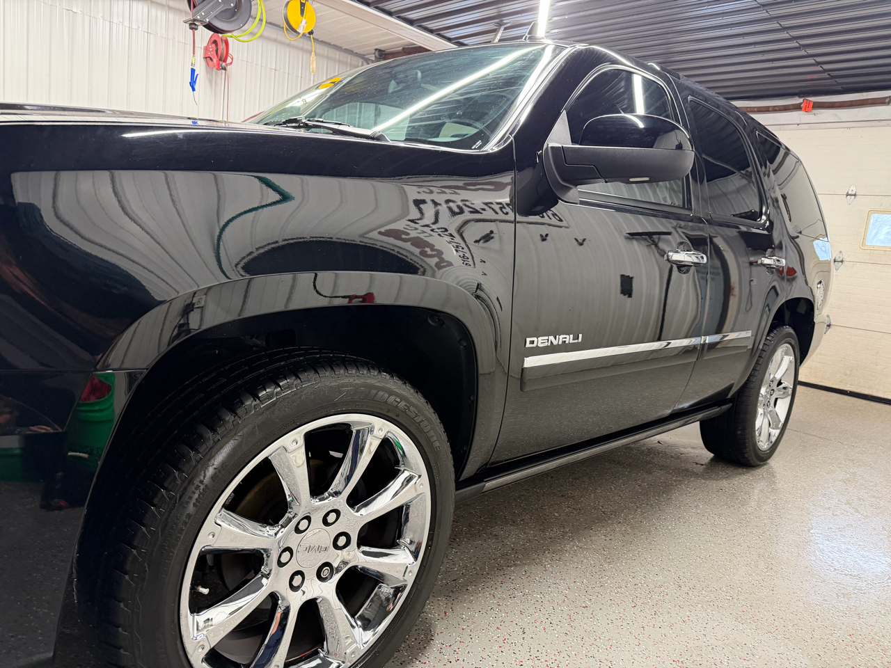 GMC Yukon Denali AWD 2012