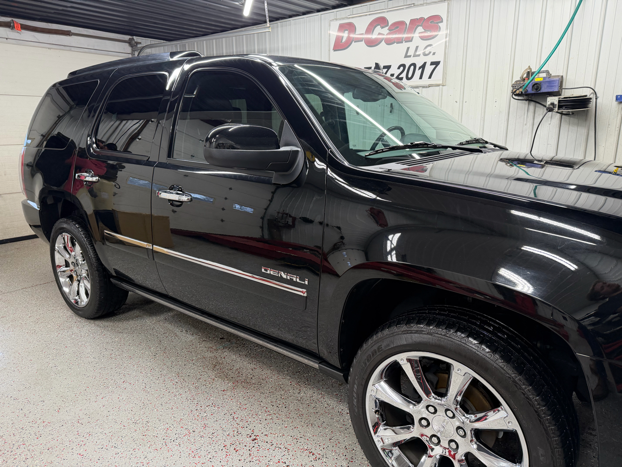 GMC Yukon Denali AWD 2012