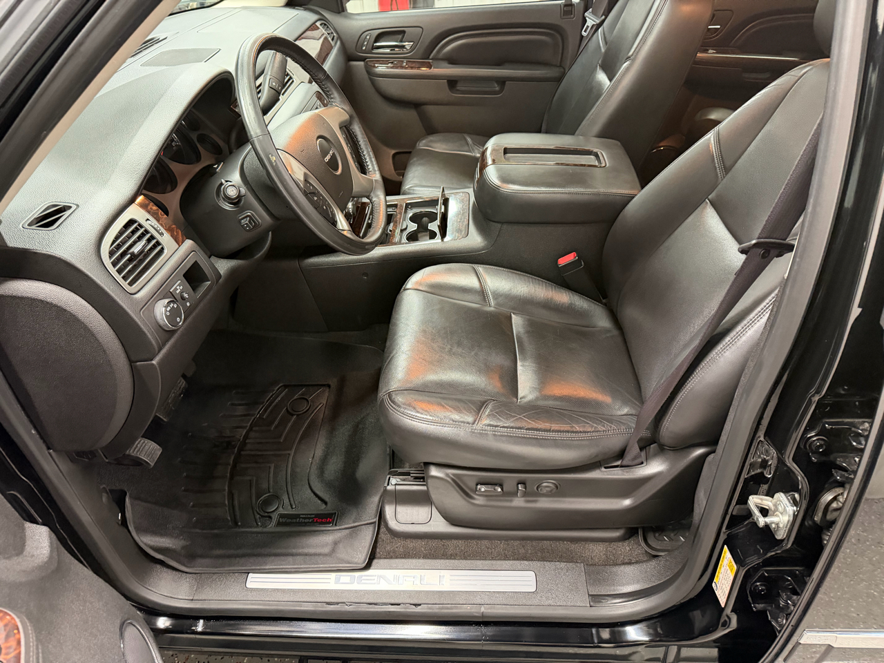 GMC Yukon Denali AWD 2012