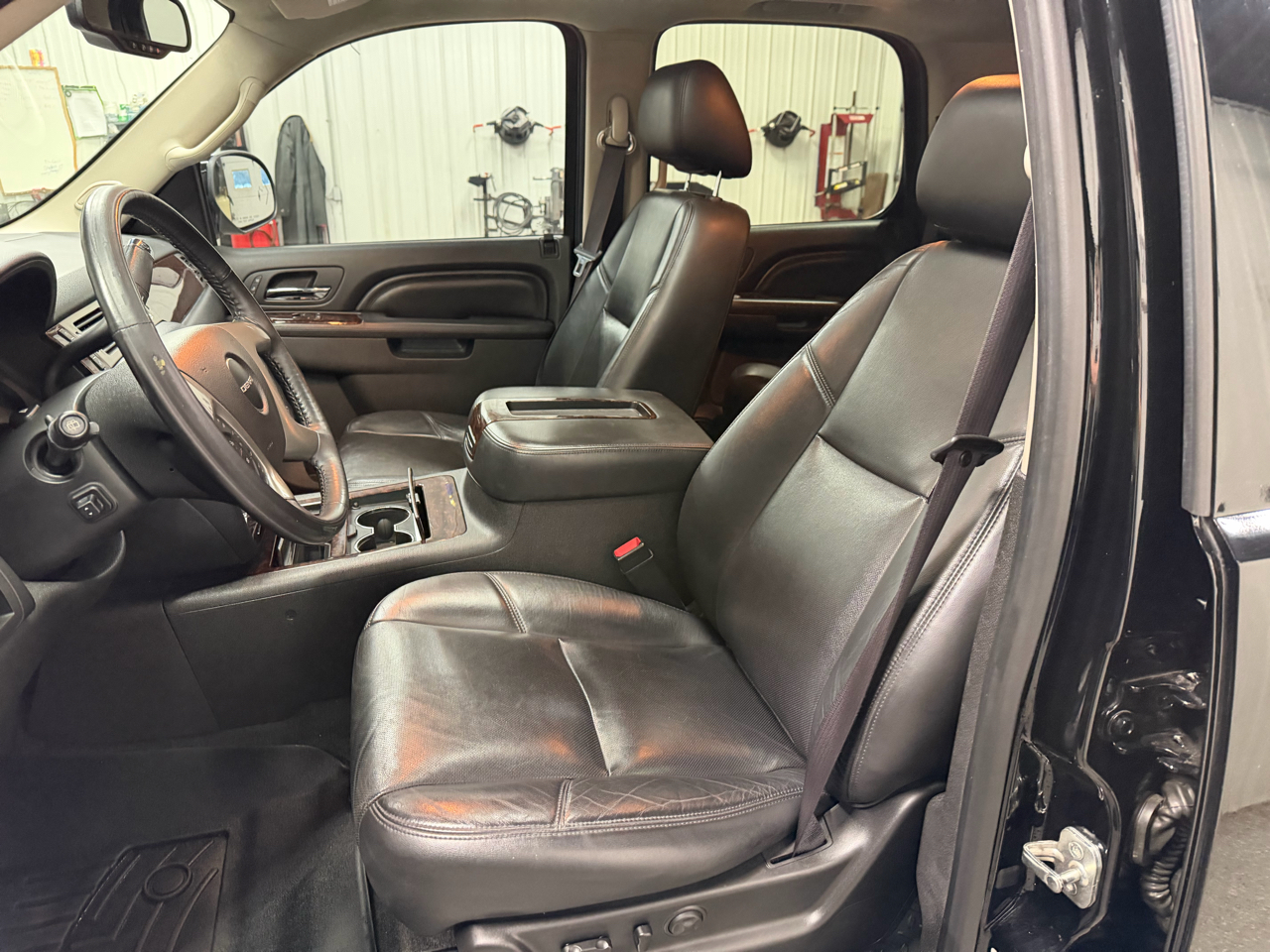 GMC Yukon Denali AWD 2012