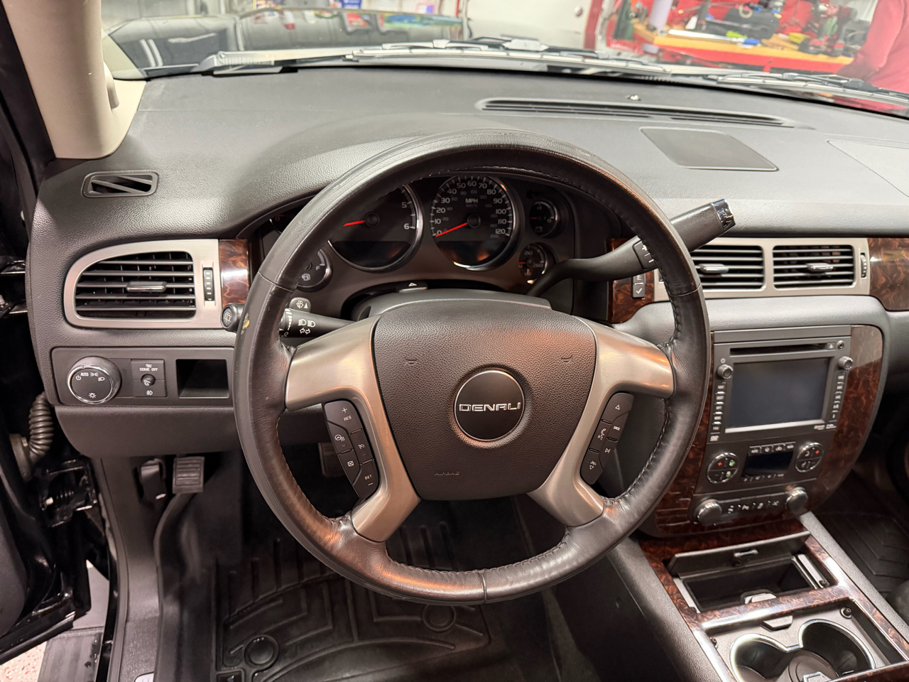 GMC Yukon Denali AWD 2012