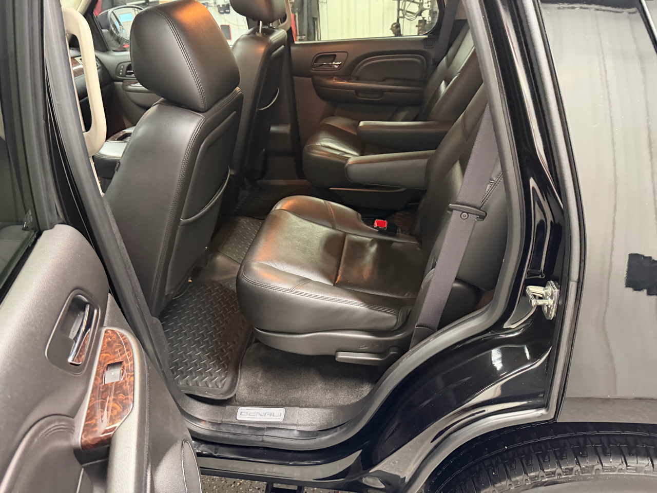 GMC Yukon Denali AWD 2012