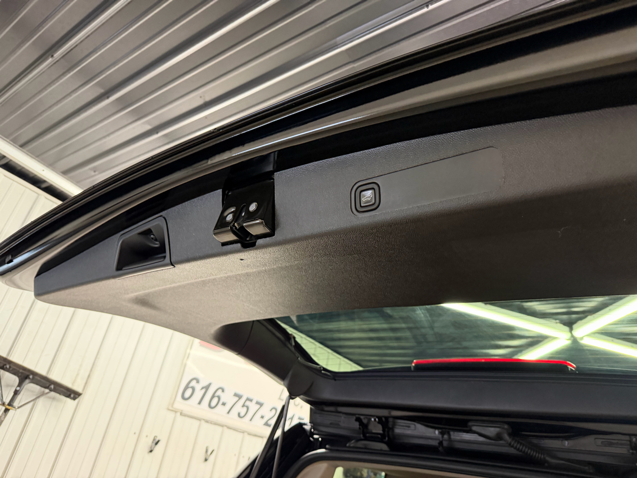 GMC Yukon Denali AWD 2012