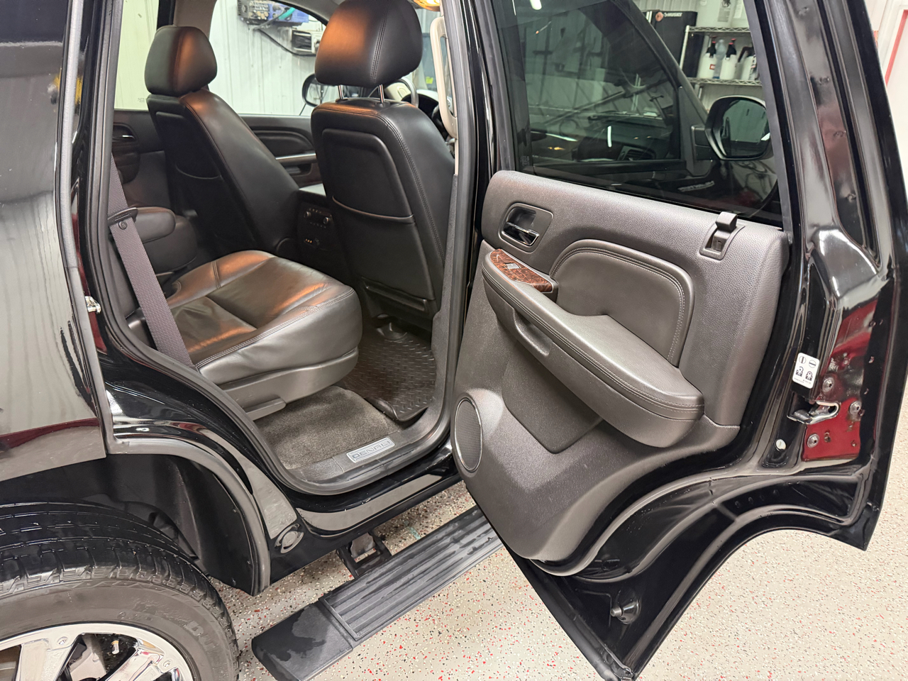 GMC Yukon Denali AWD 2012