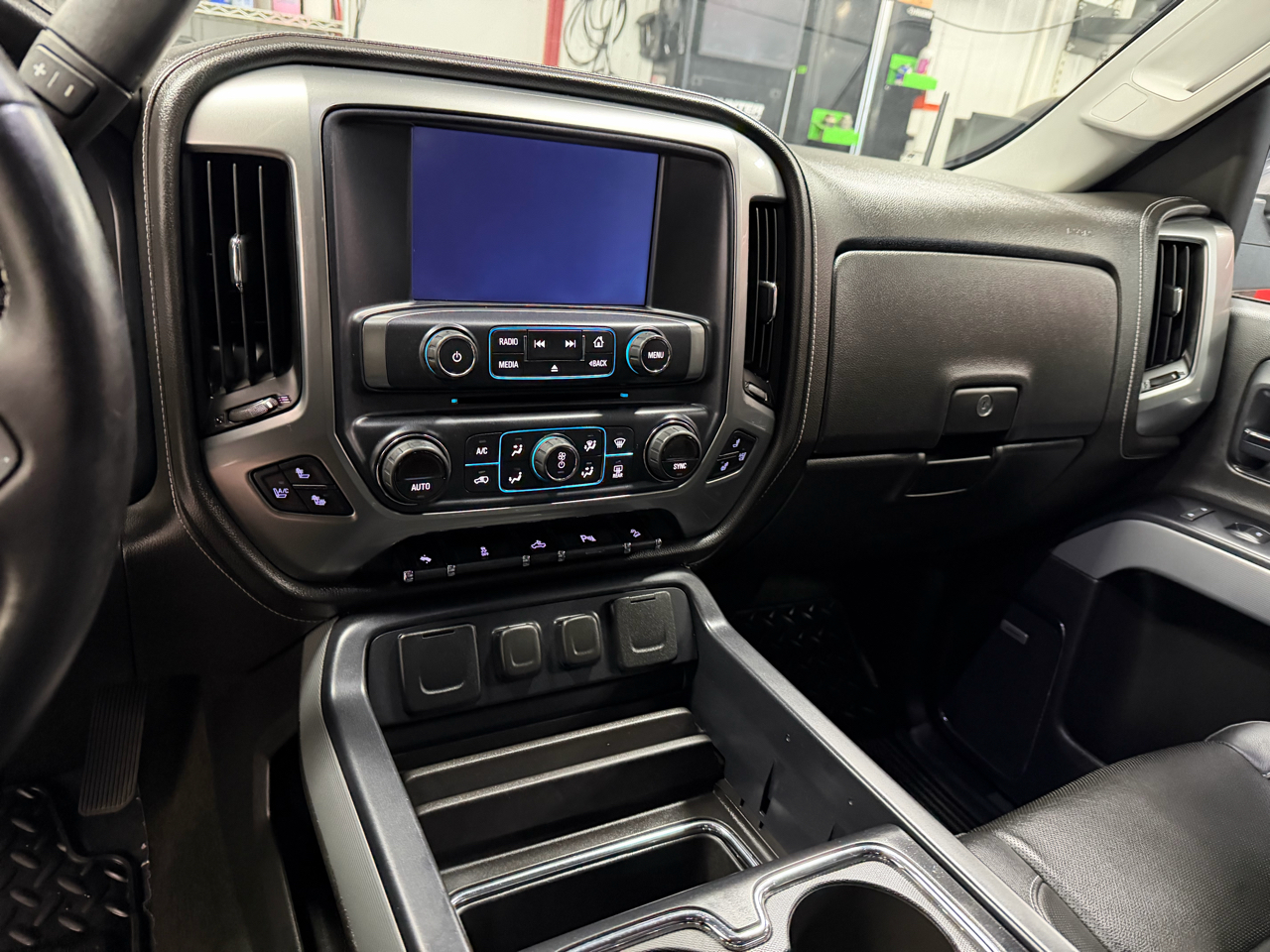 Chevrolet Silverado 2500HD 4WD Crew Cab 159" LTZ 2015