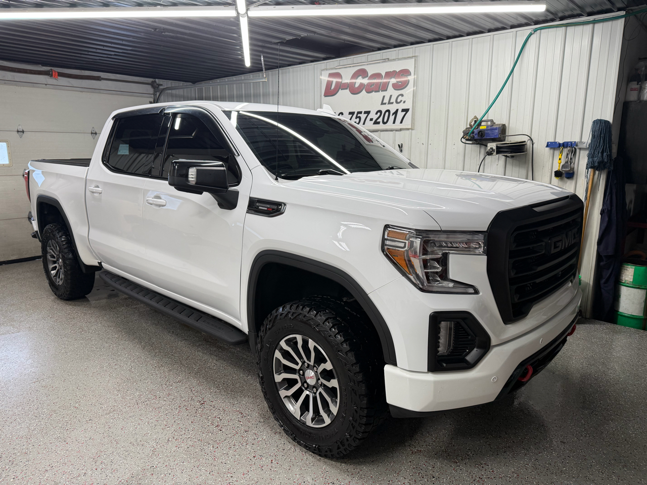 GMC Sierra 1500 AT4 Crew Cab Short Box 4WD 2021