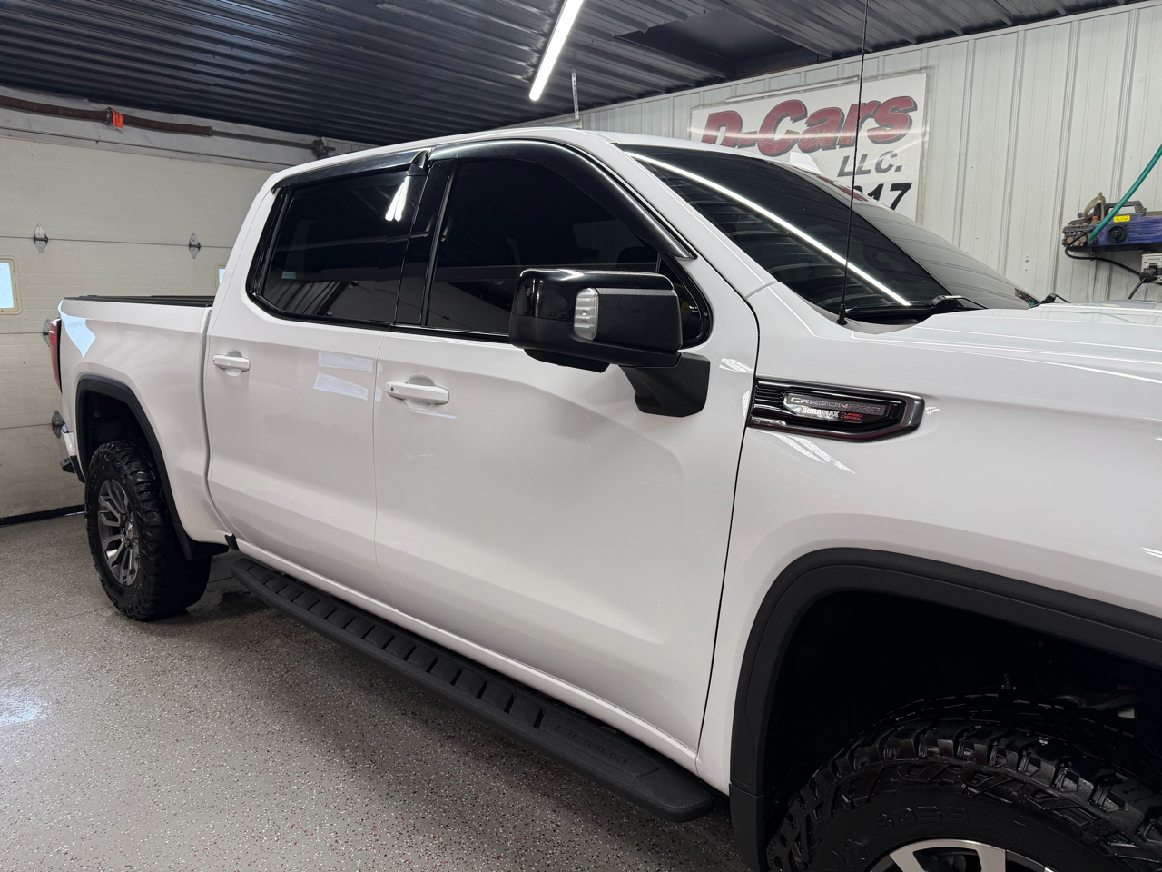 GMC Sierra 1500 AT4 Crew Cab Short Box 4WD 2021