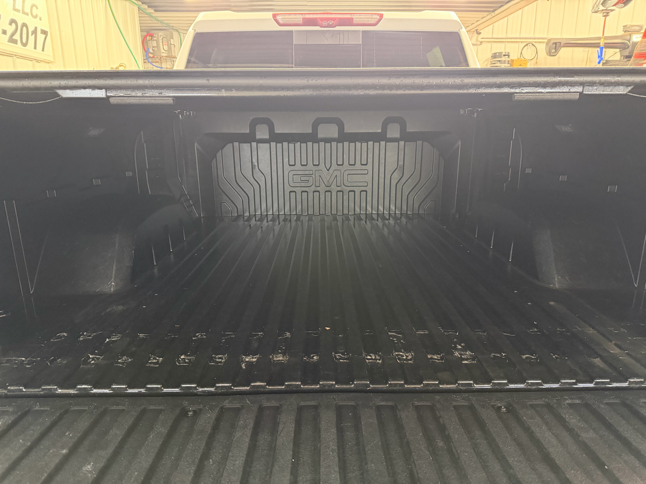 GMC Sierra 1500 AT4 Crew Cab Short Box 4WD 2021