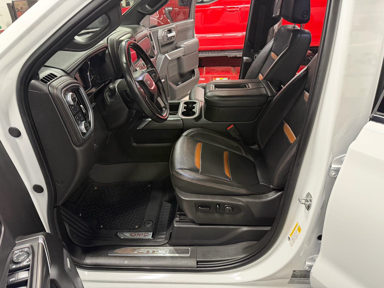 GMC Sierra 1500 AT4 Crew Cab Short Box 4WD 2021