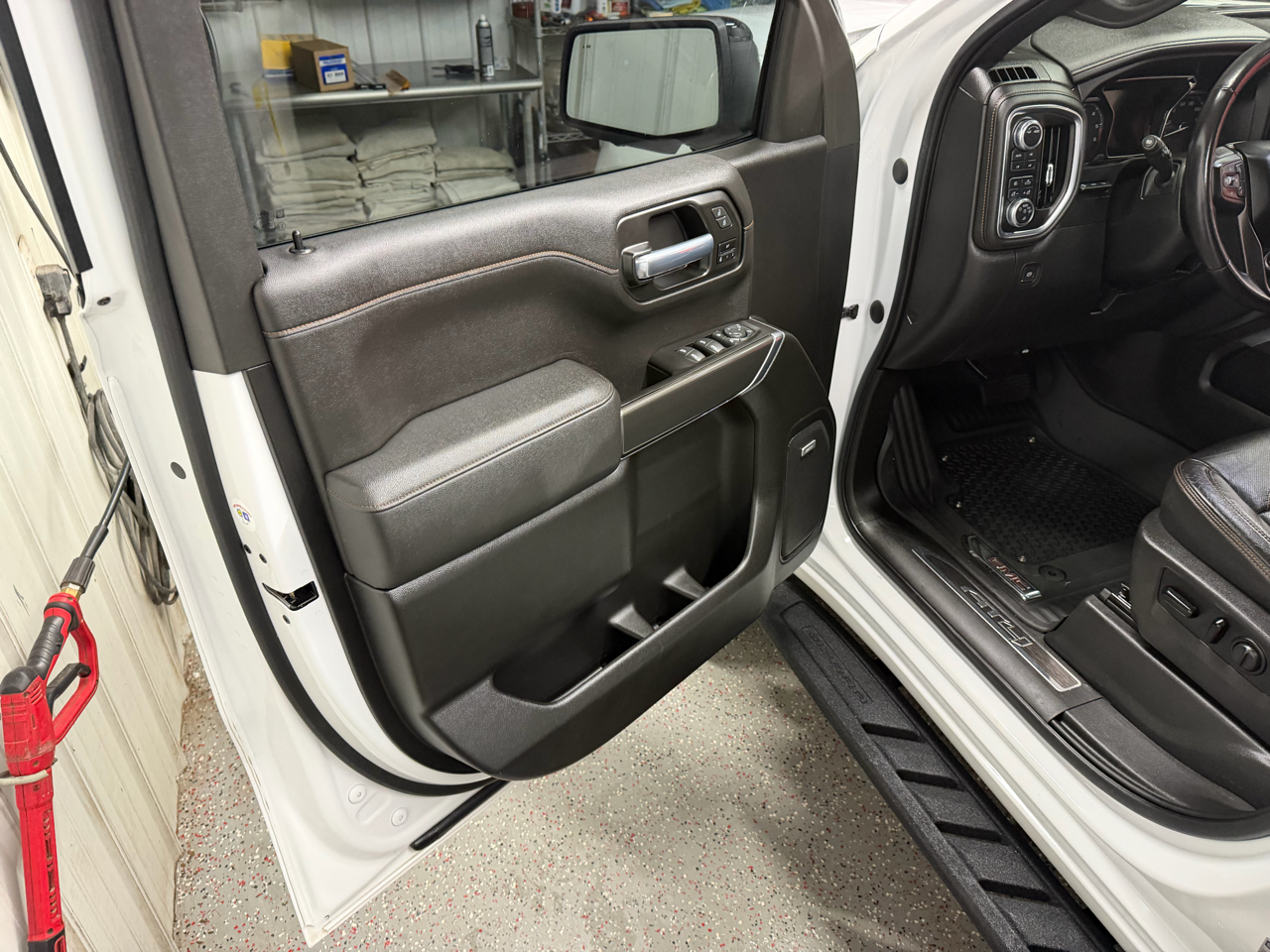 GMC Sierra 1500 AT4 Crew Cab Short Box 4WD 2021