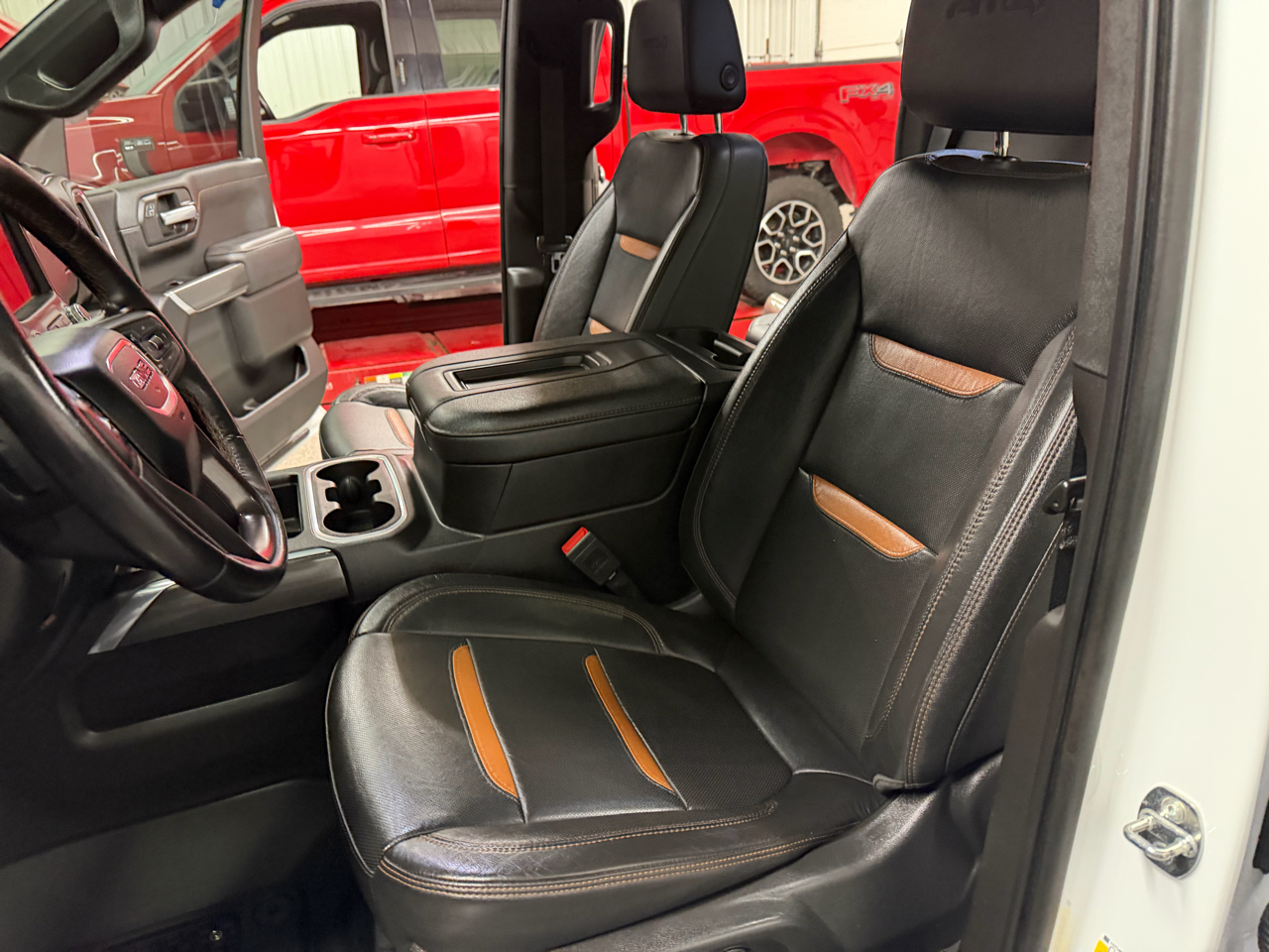 GMC Sierra 1500 AT4 Crew Cab Short Box 4WD 2021