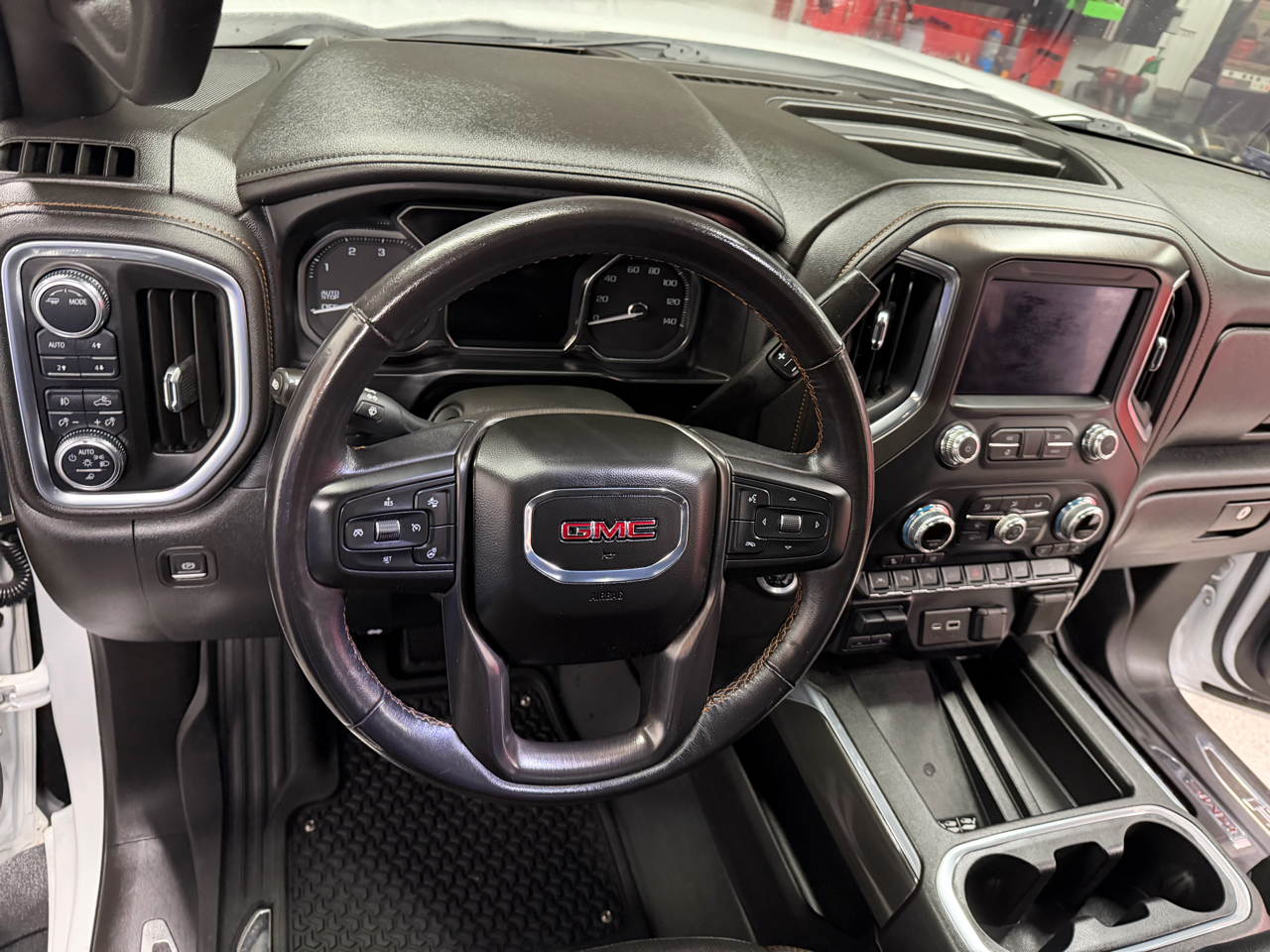 GMC Sierra 1500 AT4 Crew Cab Short Box 4WD 2021