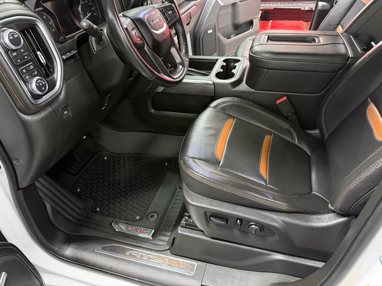 GMC Sierra 1500 AT4 Crew Cab Short Box 4WD 2021