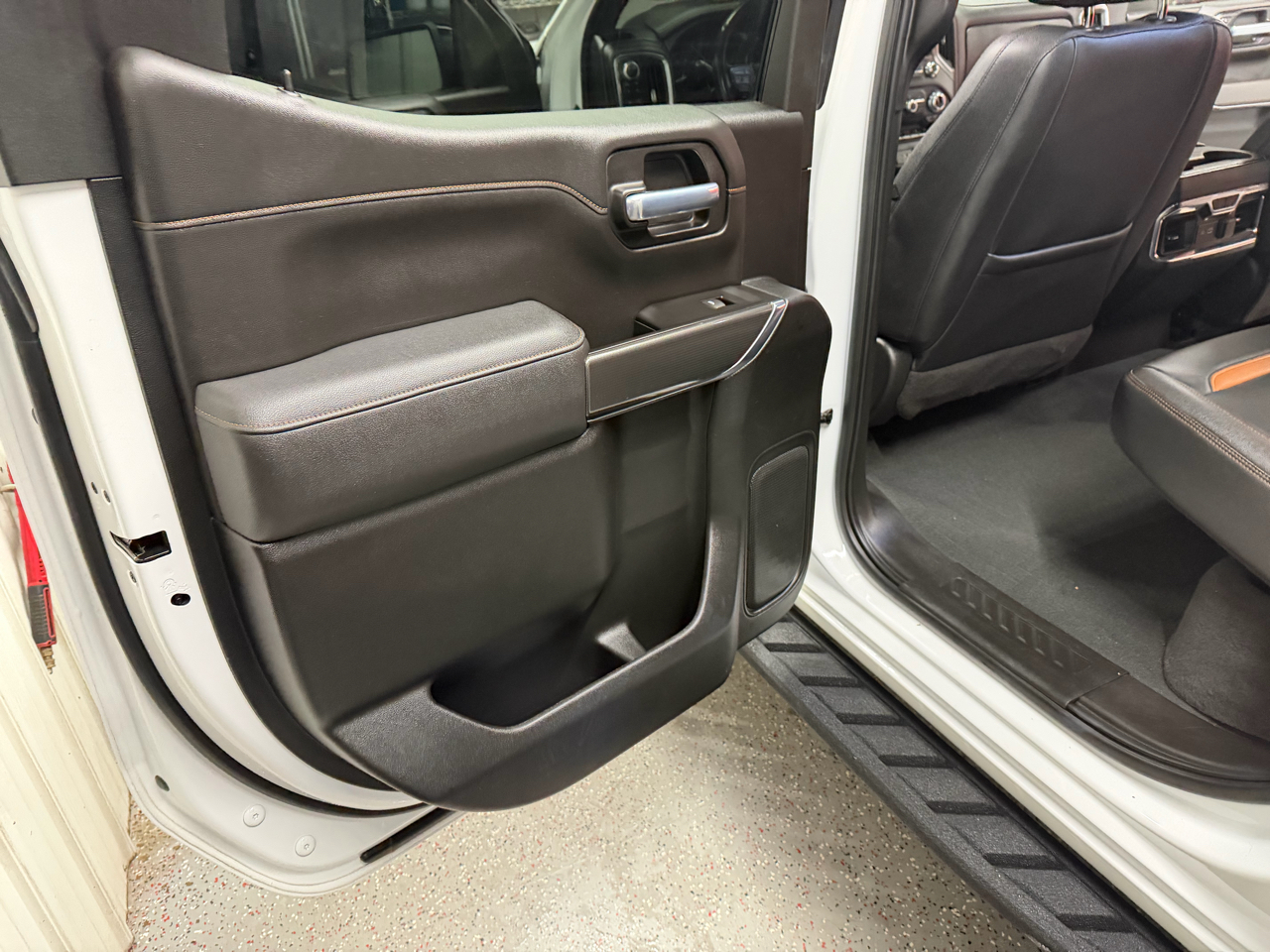 GMC Sierra 1500 AT4 Crew Cab Short Box 4WD 2021