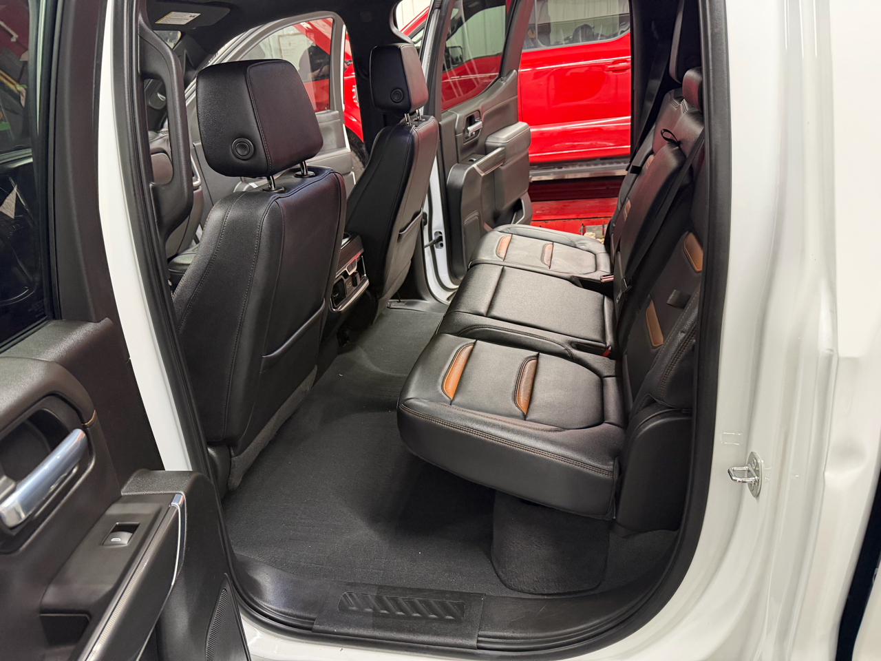 GMC Sierra 1500 AT4 Crew Cab Short Box 4WD 2021