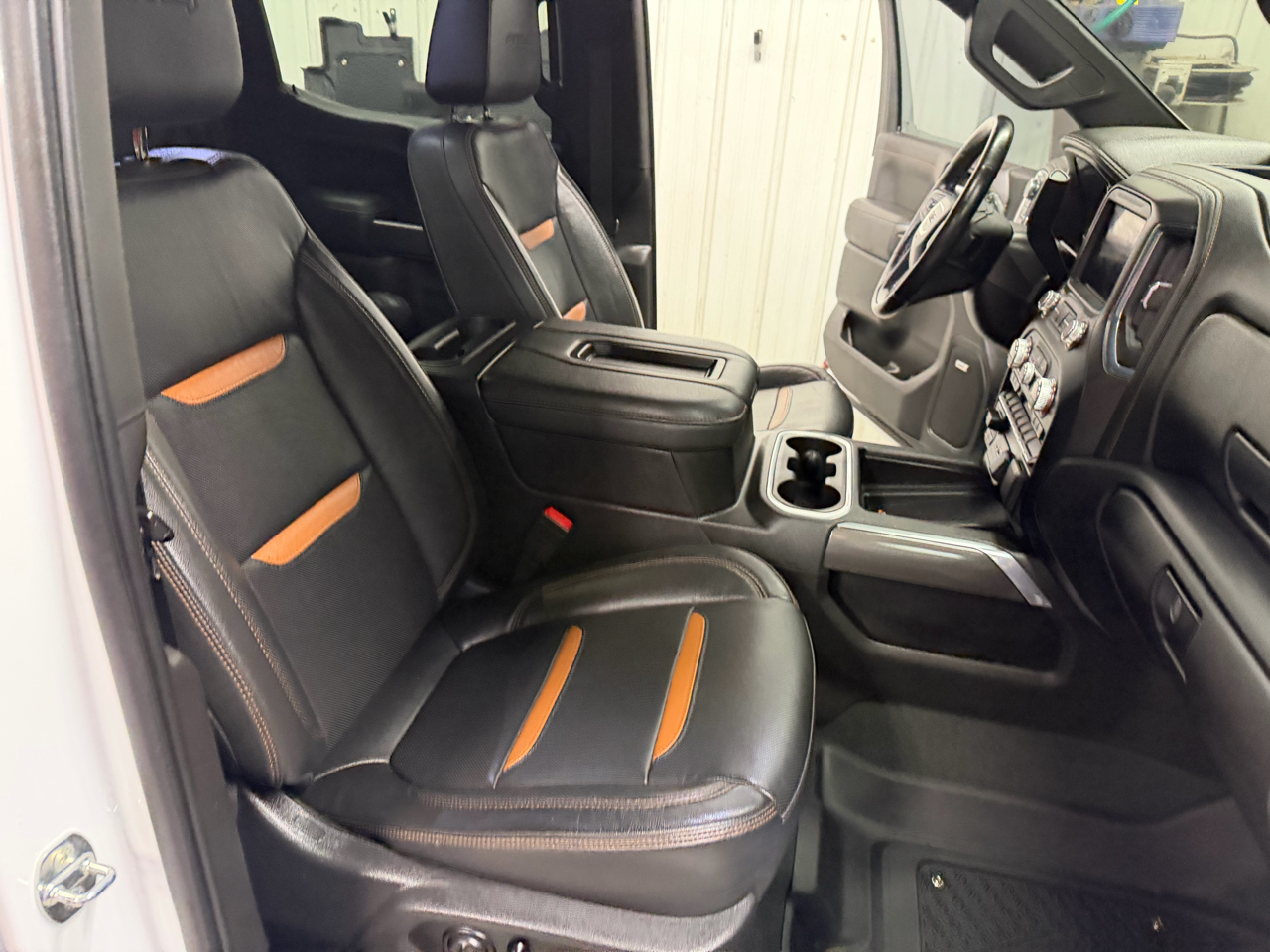 GMC Sierra 1500 AT4 Crew Cab Short Box 4WD 2021