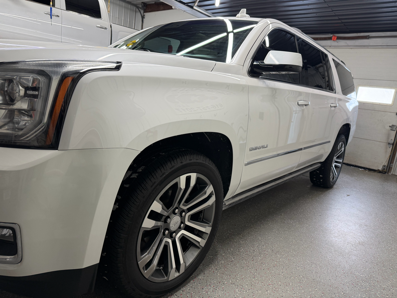 GMC Yukon XL Denali 4WD 2017