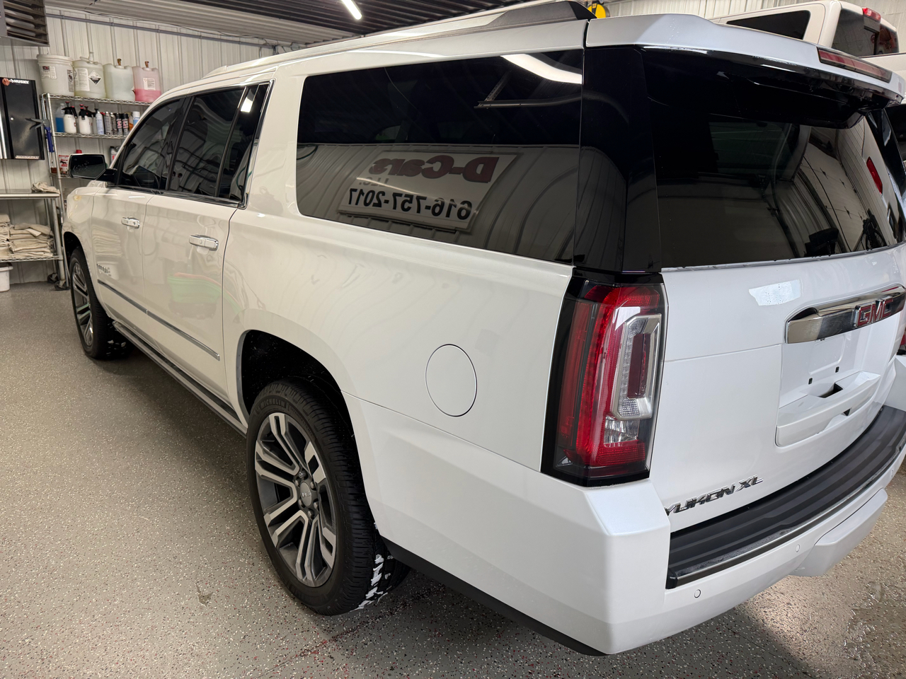 GMC Yukon XL Denali 4WD 2017