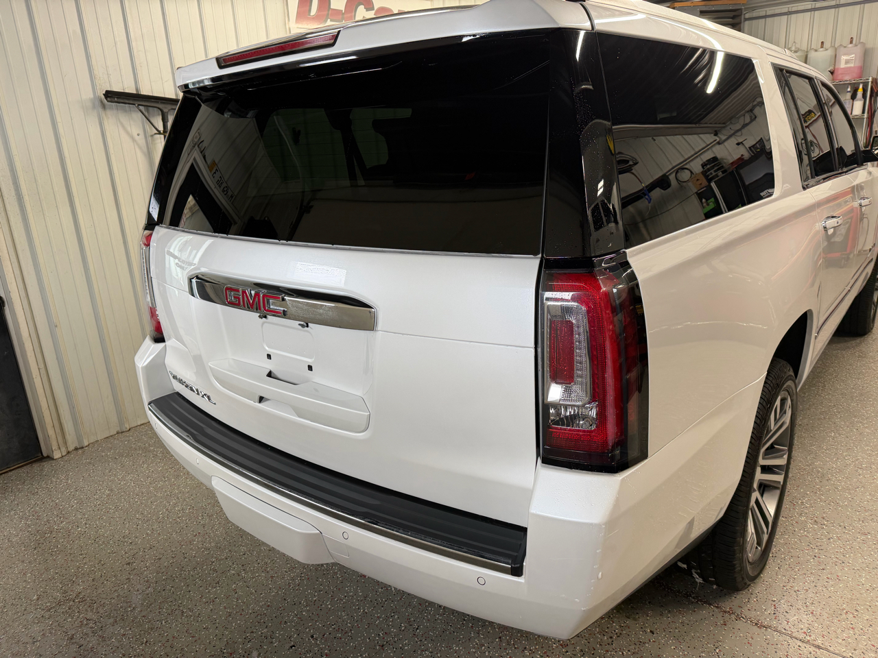 GMC Yukon XL Denali 4WD 2017