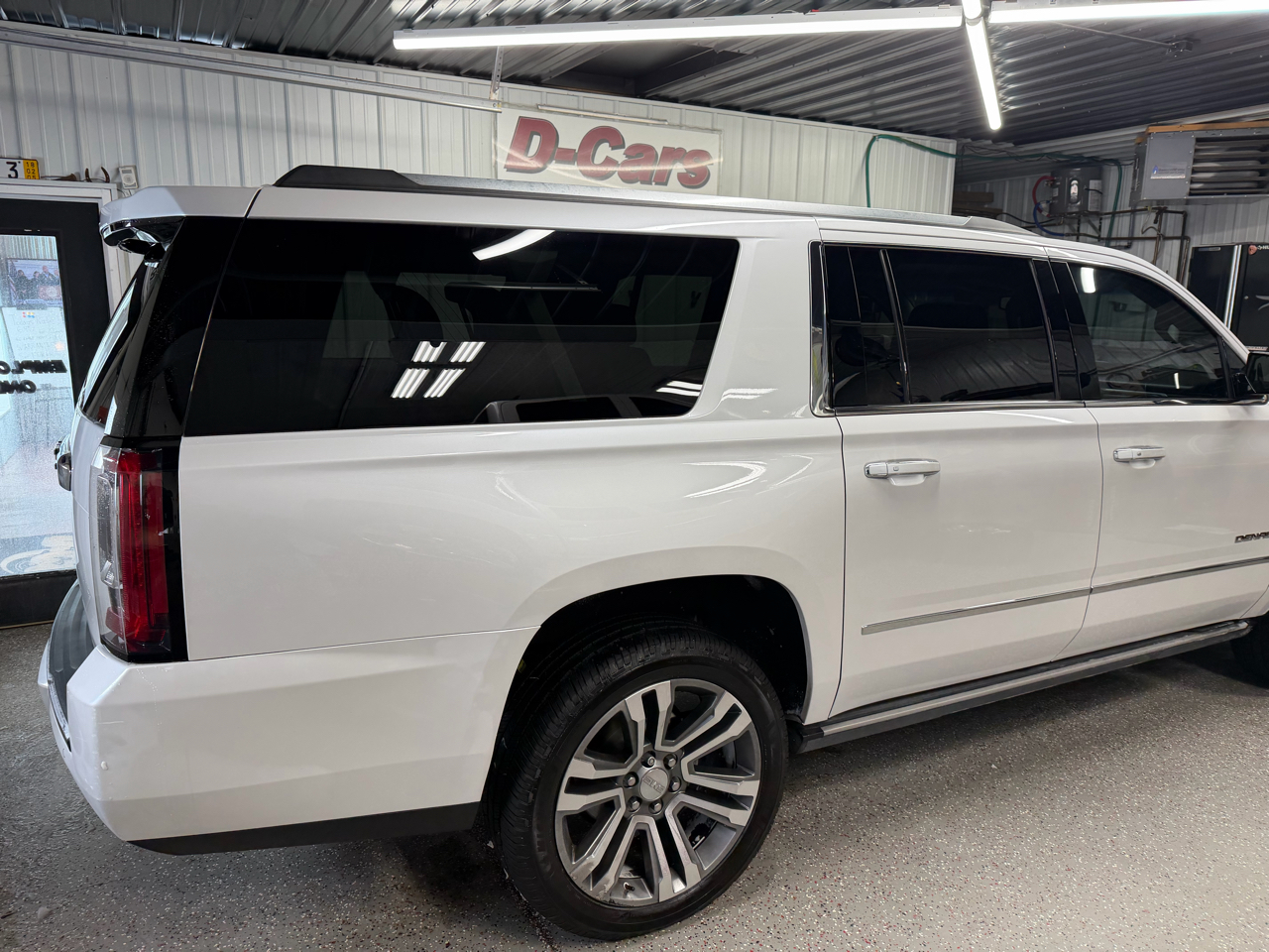 GMC Yukon XL Denali 4WD 2017