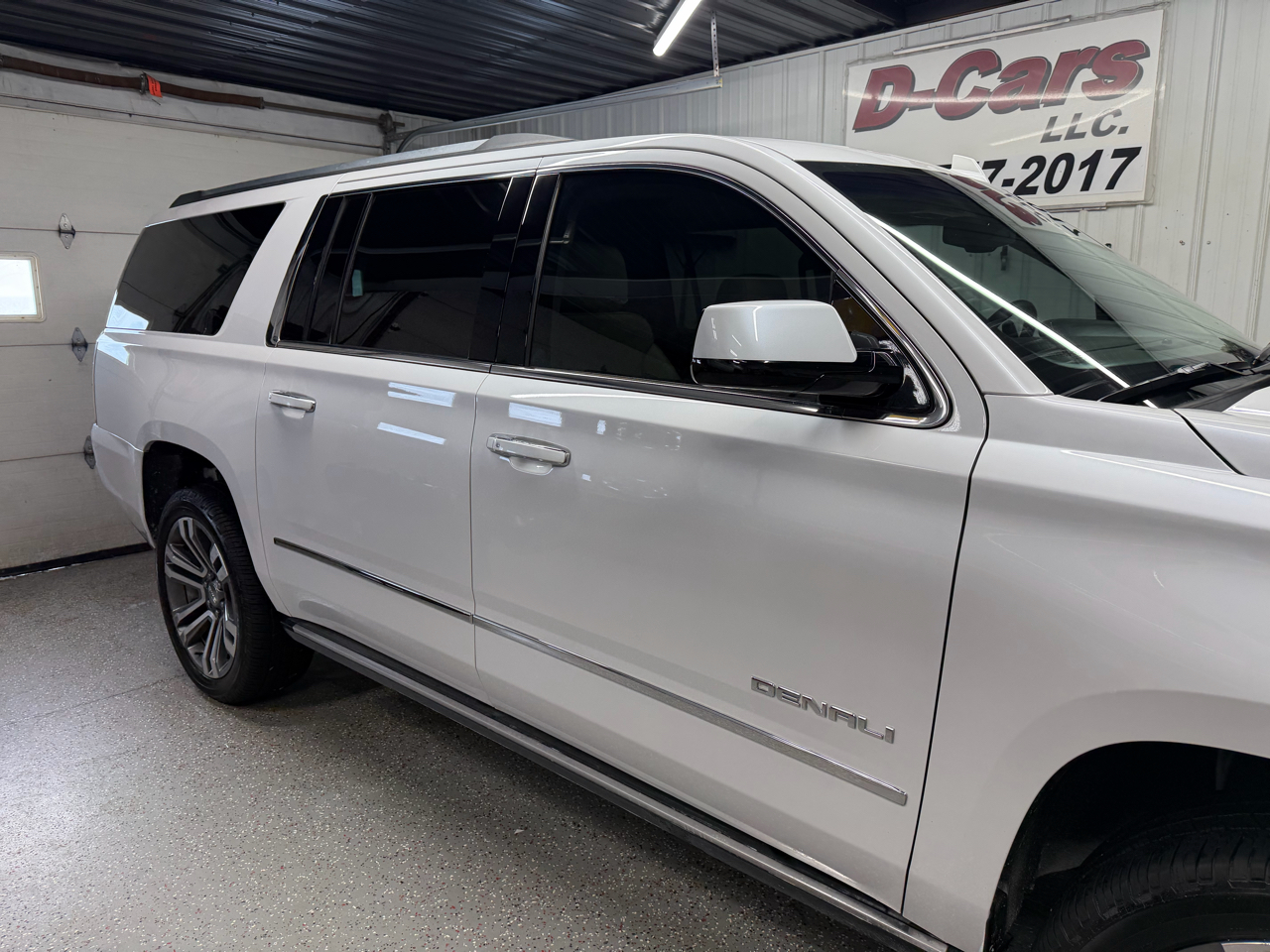GMC Yukon XL Denali 4WD 2017