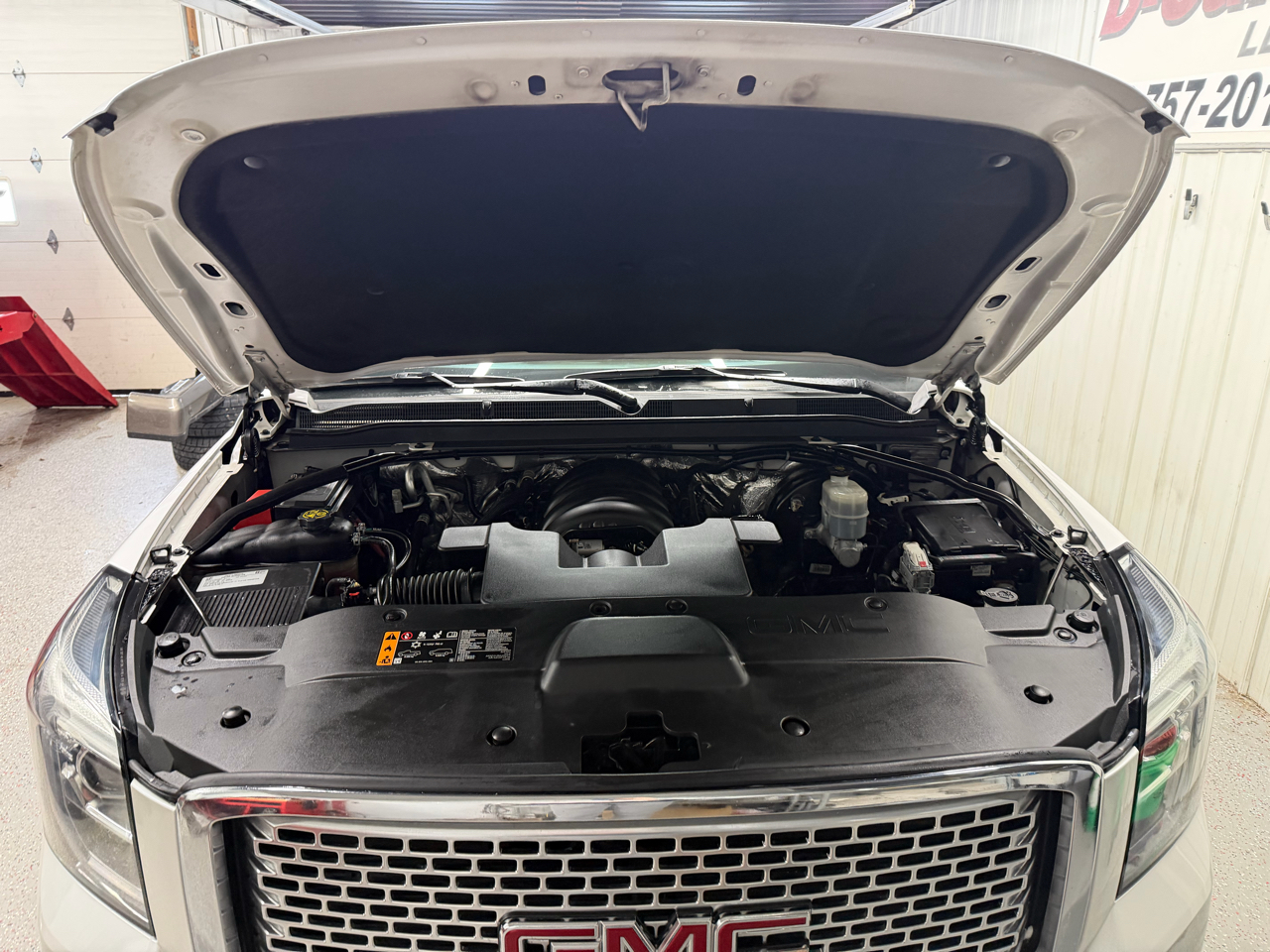 GMC Yukon XL Denali 4WD 2017