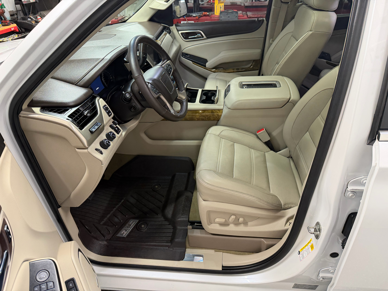 GMC Yukon XL Denali 4WD 2017