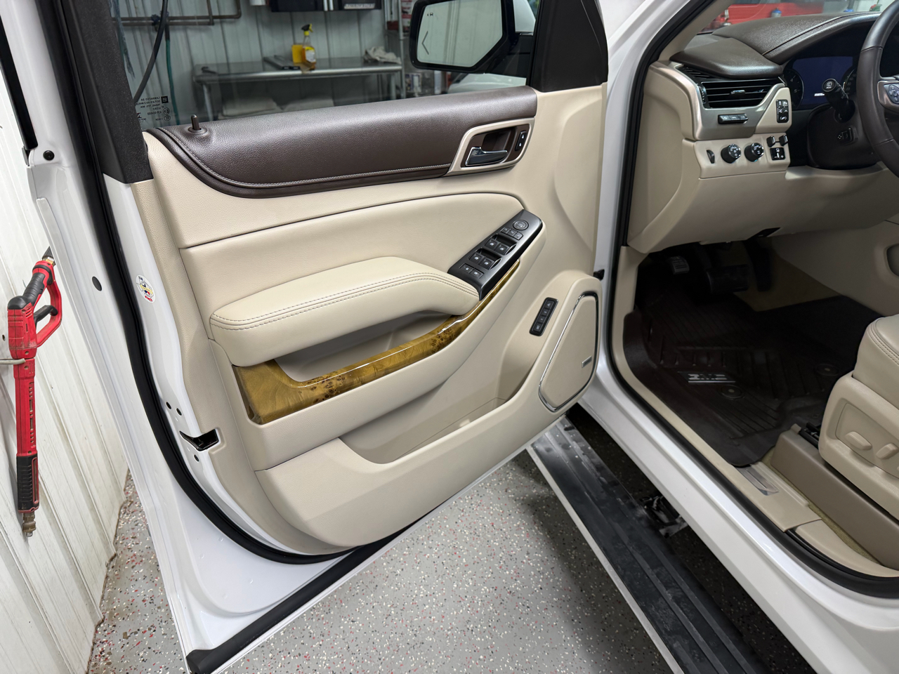 GMC Yukon XL Denali 4WD 2017