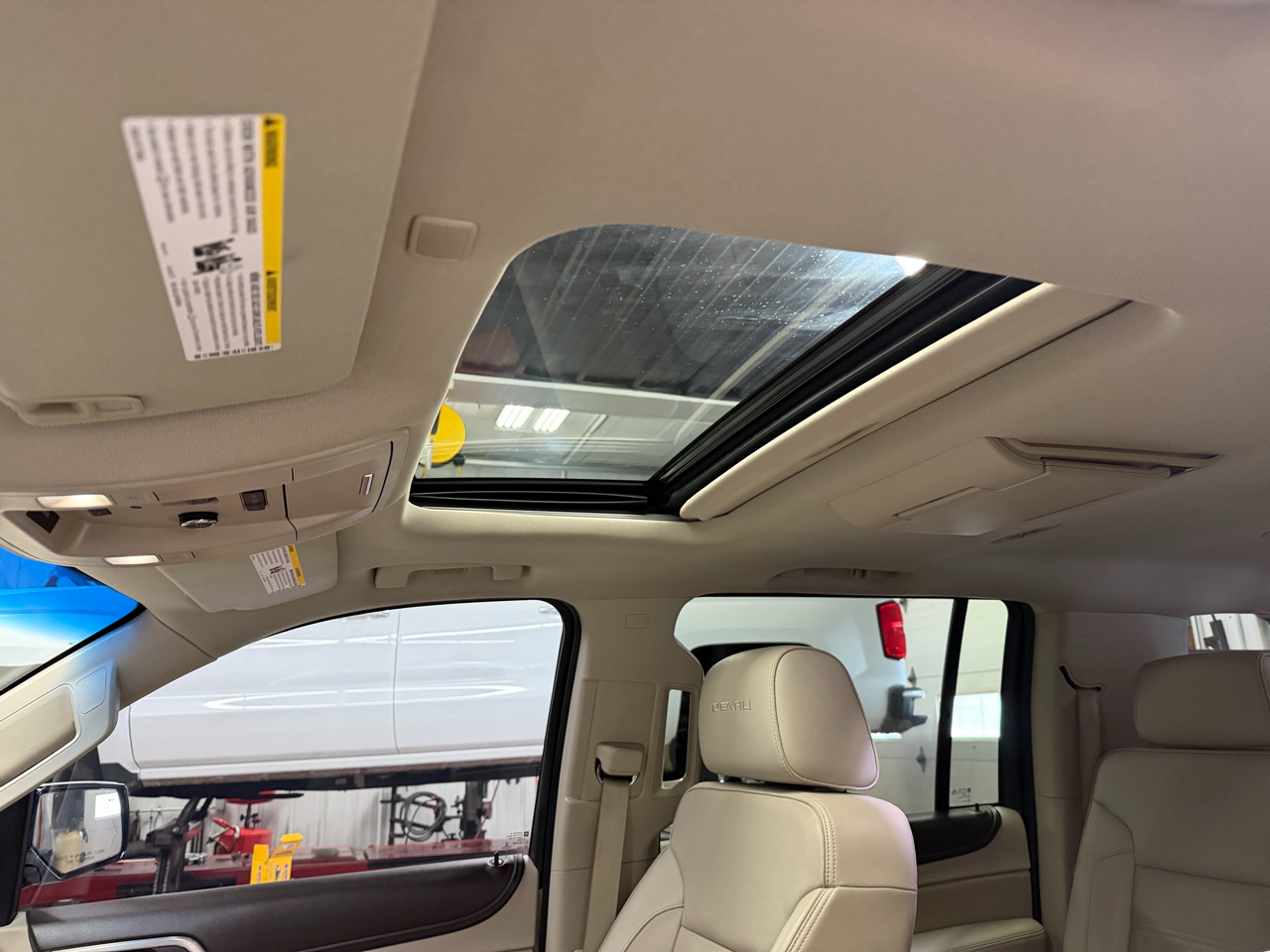 GMC Yukon XL Denali 4WD 2017