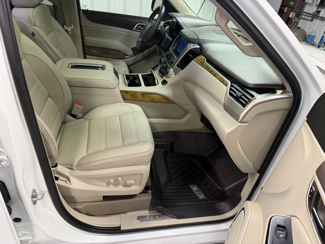 GMC Yukon XL Denali 4WD 2017