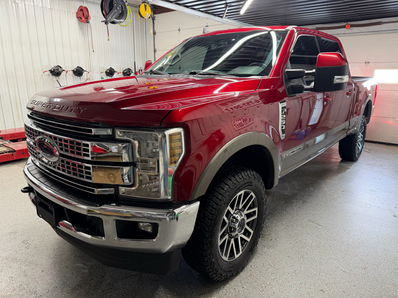 Ford F-250 SD Lariat Crew Cab Short Bed 4WD 2019