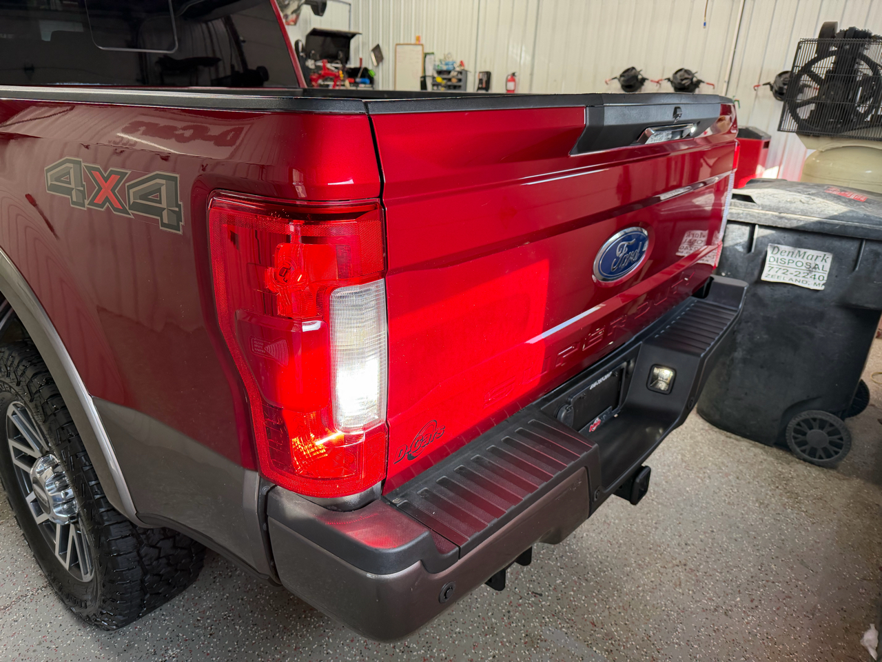 Ford F-250 SD Lariat Crew Cab Short Bed 4WD 2019