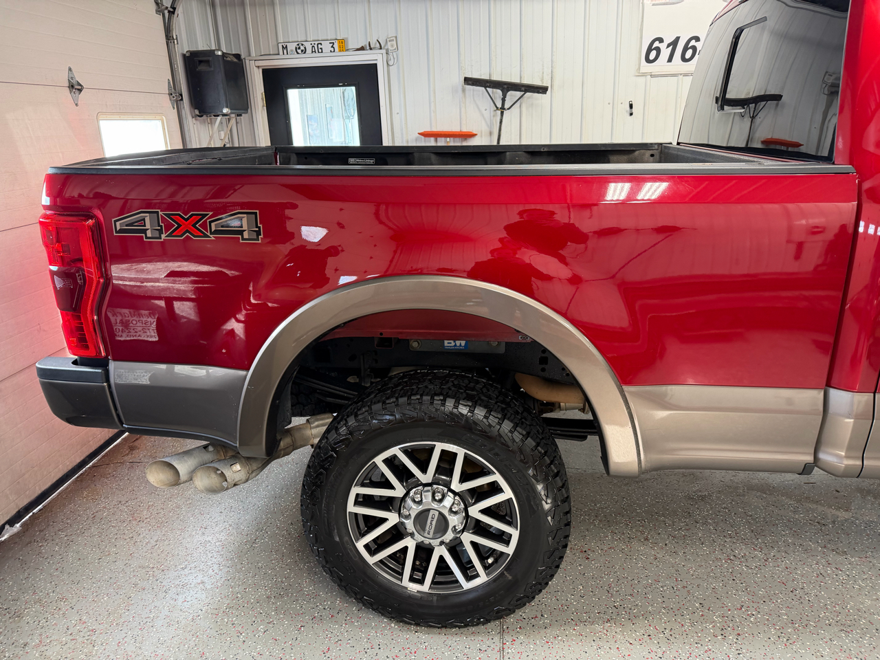 Ford F-250 SD Lariat Crew Cab Short Bed 4WD 2019