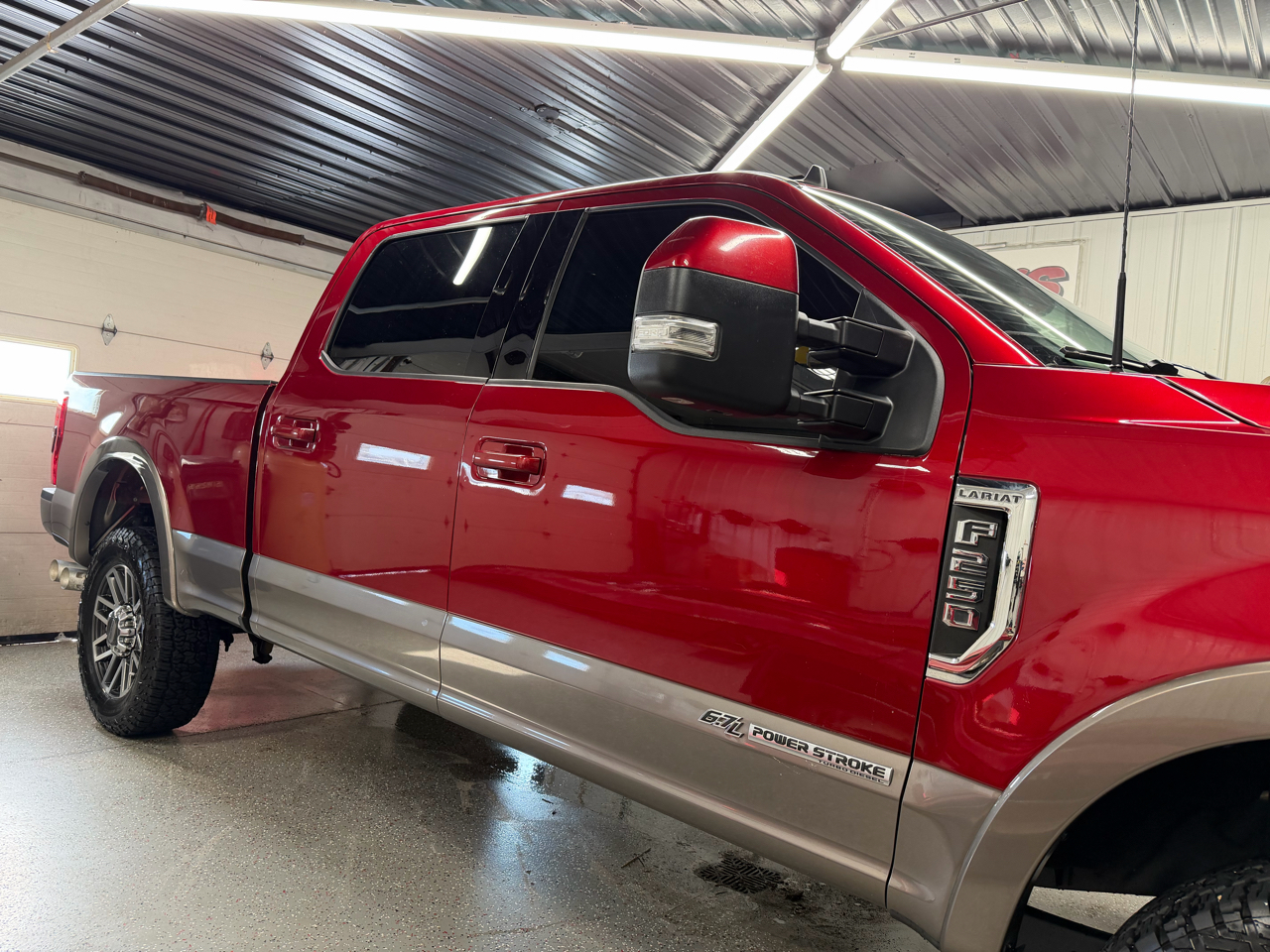 Ford F-250 SD Lariat Crew Cab Short Bed 4WD 2019