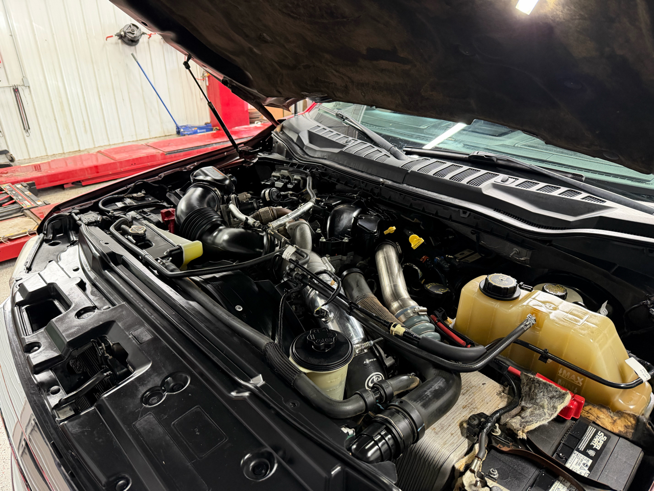 Ford F-250 SD Lariat Crew Cab Short Bed 4WD 2019