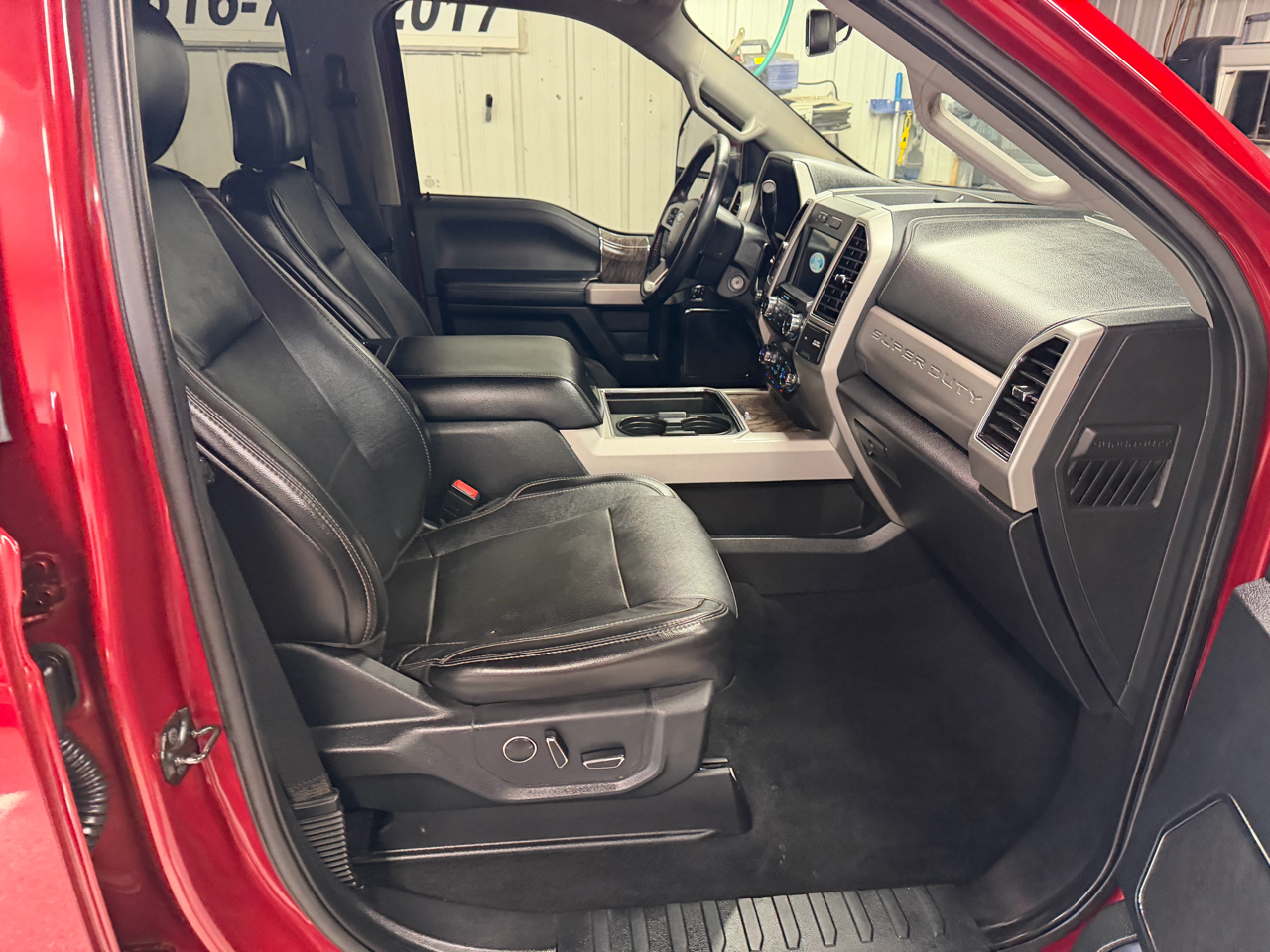 Ford F-250 SD Lariat Crew Cab Short Bed 4WD 2019