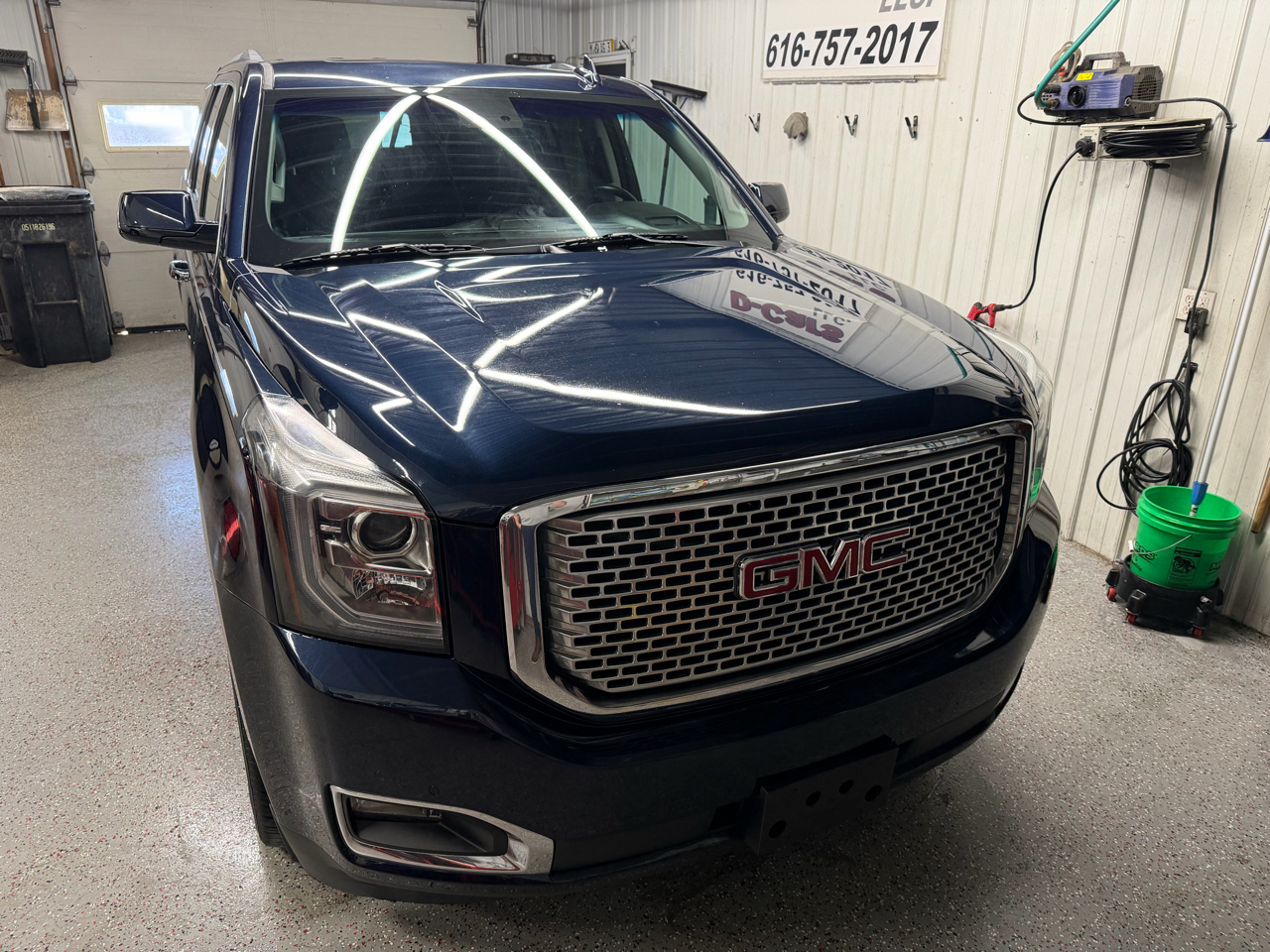 GMC Yukon XL Denali 4WD 2017