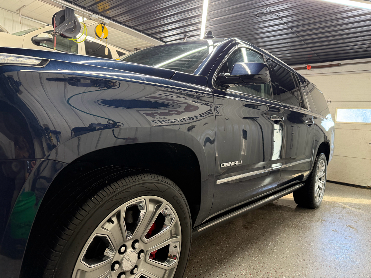 GMC Yukon XL Denali 4WD 2017