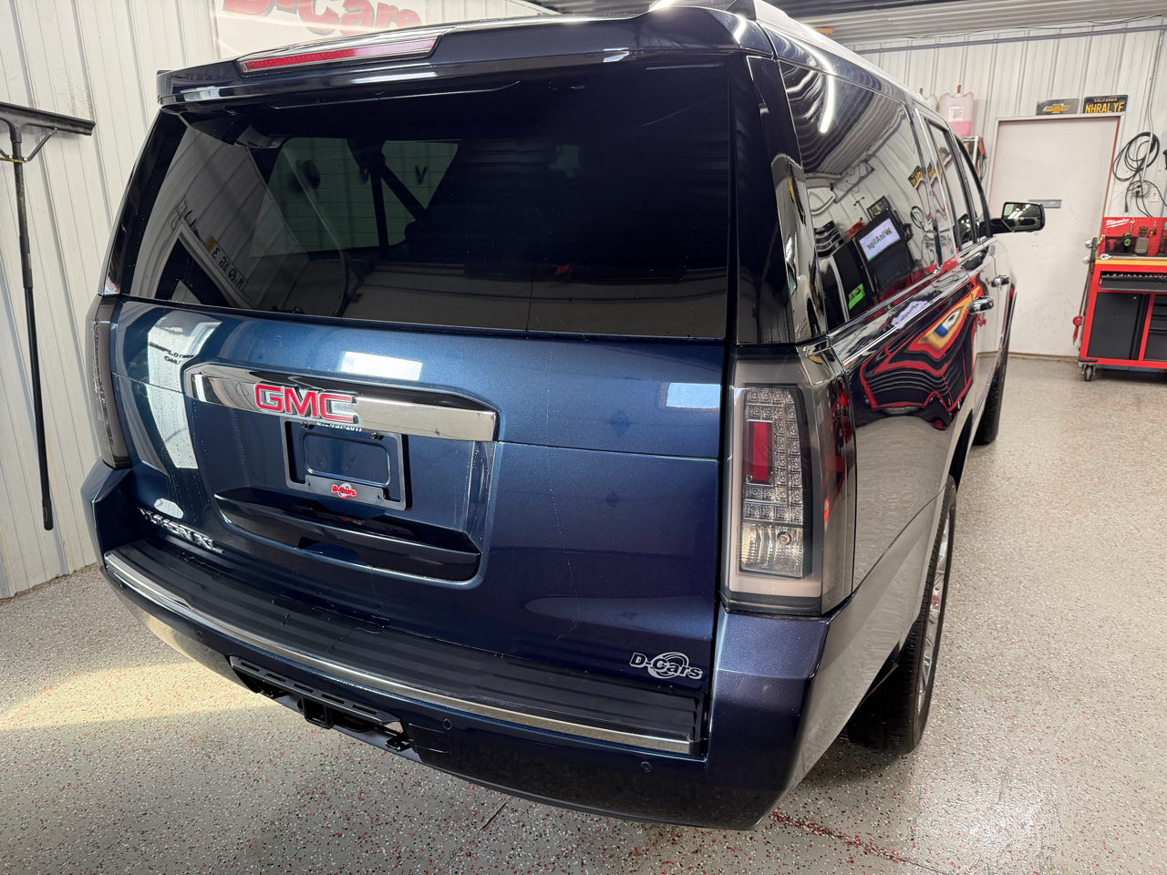 GMC Yukon XL Denali 4WD 2017