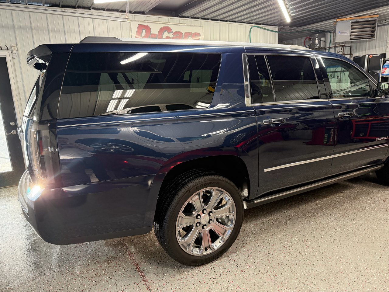 GMC Yukon XL Denali 4WD 2017