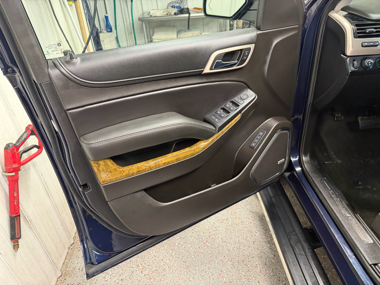 GMC Yukon XL Denali 4WD 2017